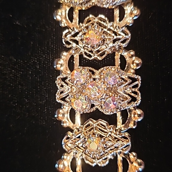 AB CRYSTAL Goldtone 7in bracelet - Picture 3 of 5